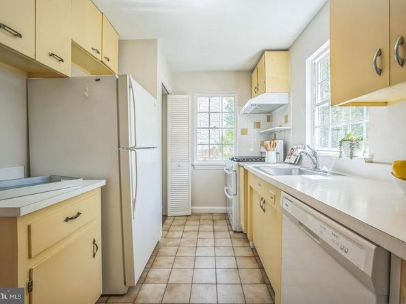 6105 26TH Street N, Arlington VA 22207