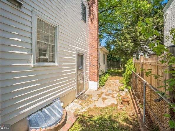 6105 26TH Street N, Arlington VA 22207