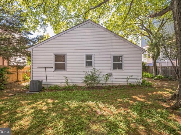 6105 26TH Street N, Arlington VA 22207