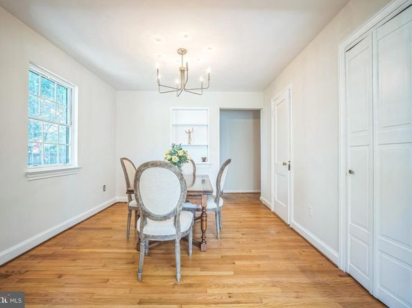 6105 26TH Street N, Arlington VA 22207