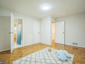6105 26TH Street N, Arlington VA 22207