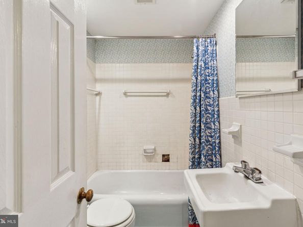 2304 Waverly Street, Philadelphia PA 19146