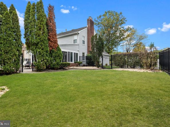 536 Heritage Oak Drive, Yardley PA 19067