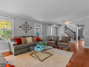 536 Heritage Oak Drive, Yardley PA 19067