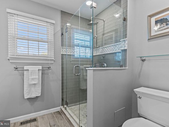 536 Heritage Oak Drive, Yardley PA 19067