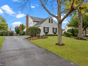 536 Heritage Oak Drive, Yardley PA 19067