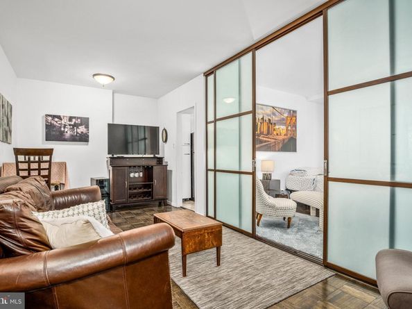 4200 Cathedral Avenue NW 818, Washington DC 20016