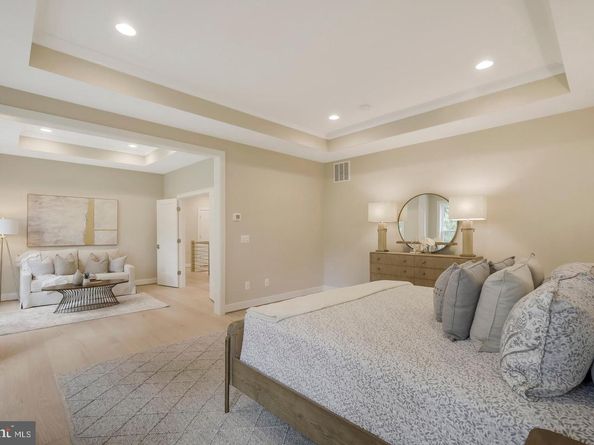 7315 Woodley Place, Falls Church VA 22046