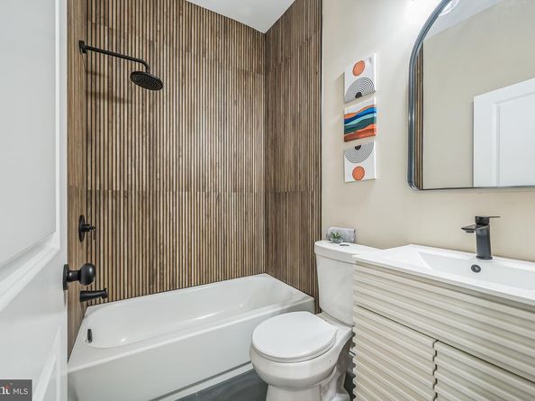 1220 S 52nd Street, Philadelphia PA 19143