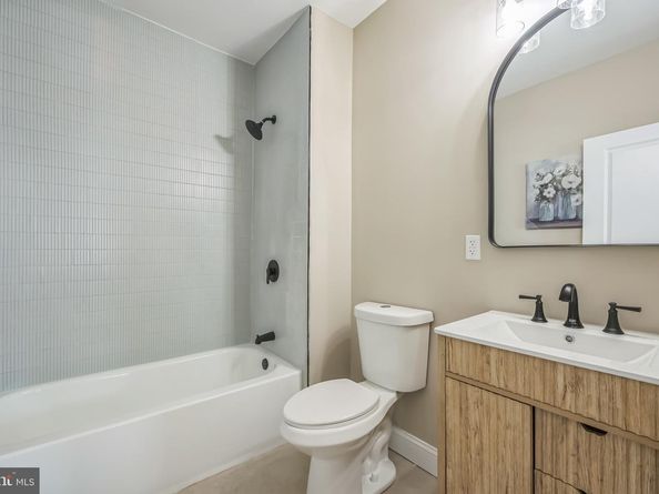 1220 S 52nd Street, Philadelphia PA 19143