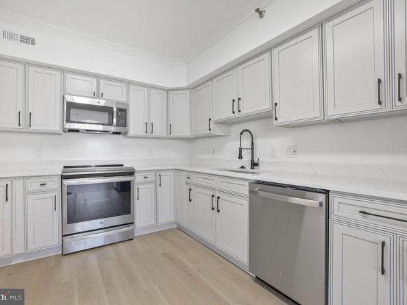 4550 N Park Avenue 707, Chevy Chase MD 20815