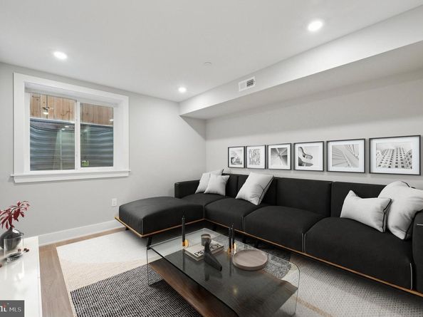 717 Mercy Street, Philadelphia PA 19148