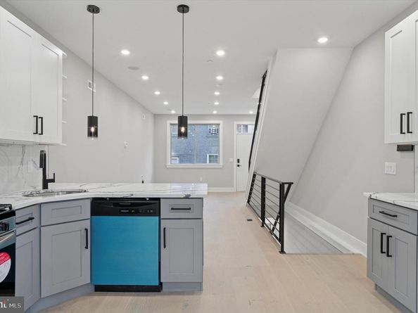 717 Mercy Street, Philadelphia PA 19148