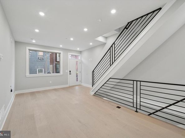 717 Mercy Street, Philadelphia PA 19148