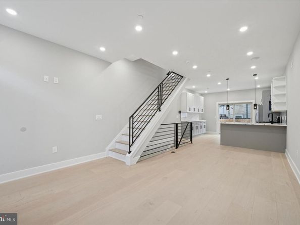 717 Mercy Street, Philadelphia PA 19148