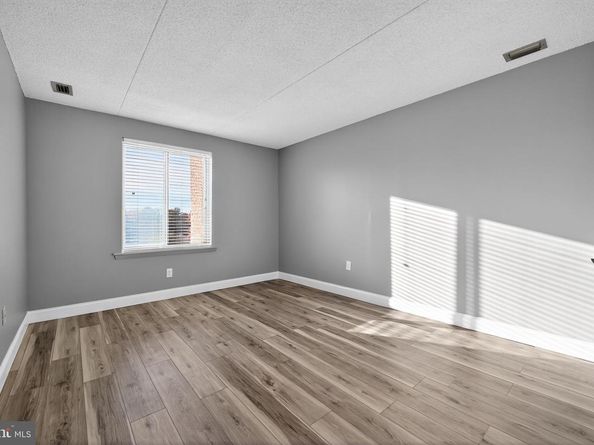 10413 Valley Forge Circle 413, King Of Prussia PA 19406