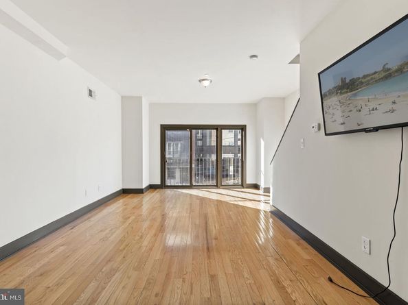 1933 N 18TH Street, Philadelphia PA 19121