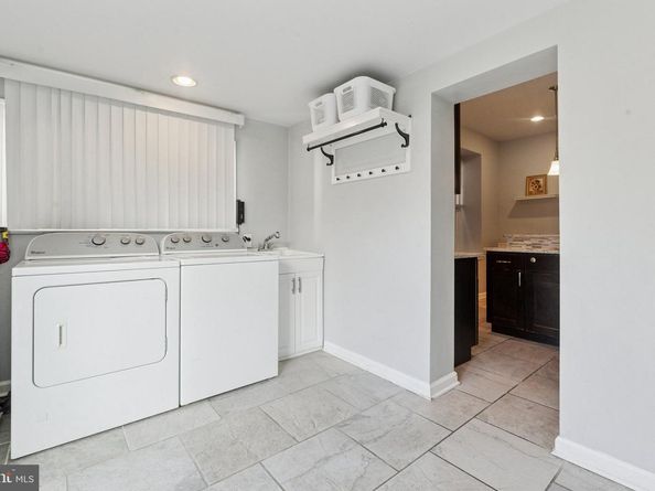 3404 Henry Avenue, Philadelphia PA 19129