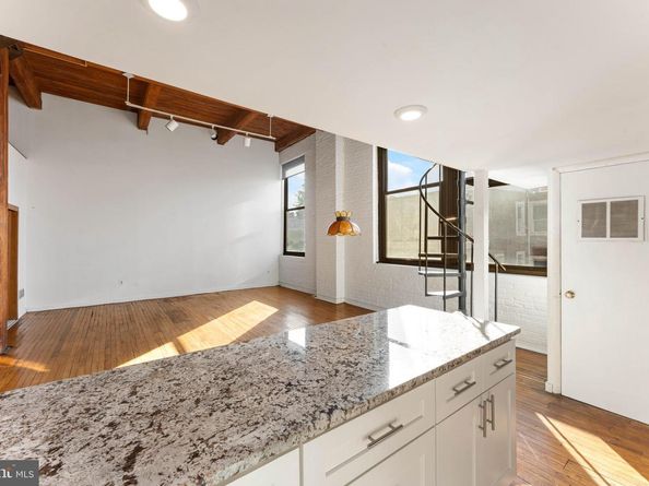 700 S 10TH Street 2F, Philadelphia PA 19147
