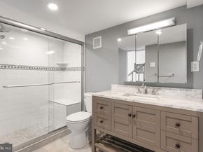 700 S 10TH Street 2F, Philadelphia PA 19147