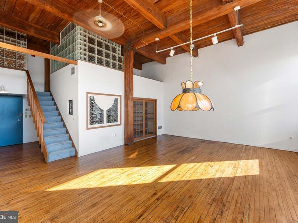 700 S 10TH Street 2F, Philadelphia PA 19147