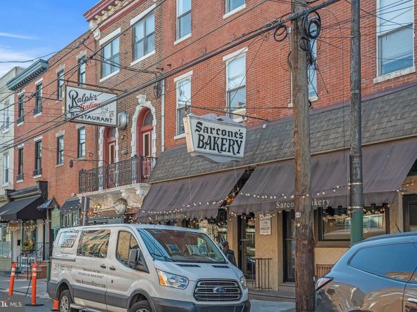 700 S 10TH Street 2F, Philadelphia PA 19147