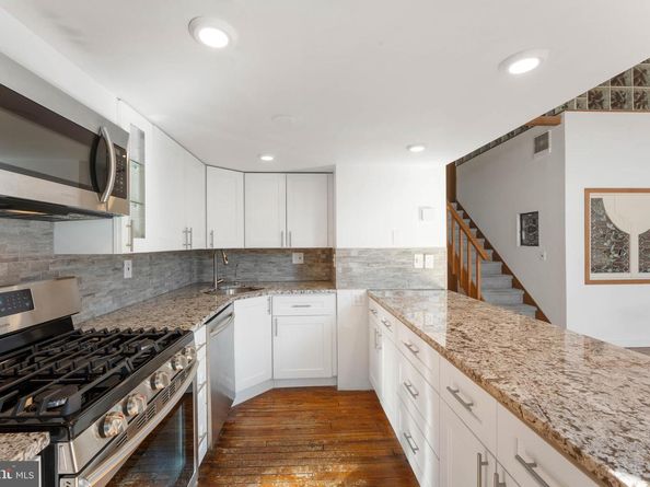 700 S 10TH Street 2F, Philadelphia PA 19147