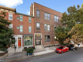 700 S 10TH Street