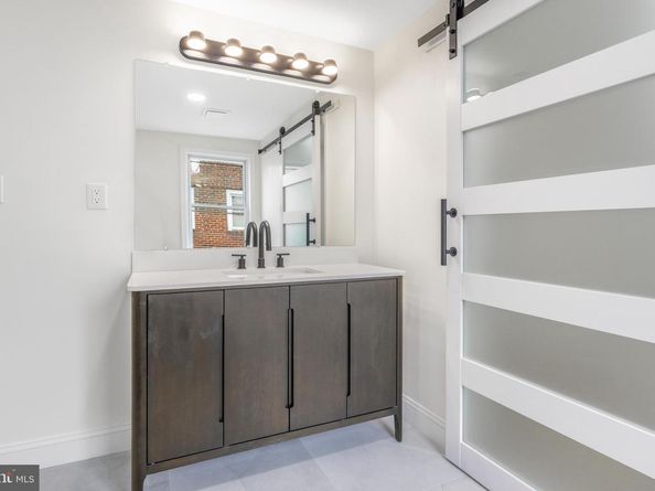 505 Greenwich Street, Philadelphia PA 19147