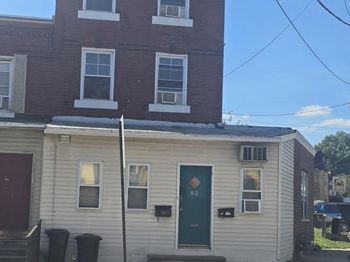 82 N Sycamore Avenue