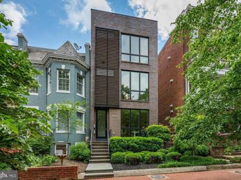 625 5TH Street NE