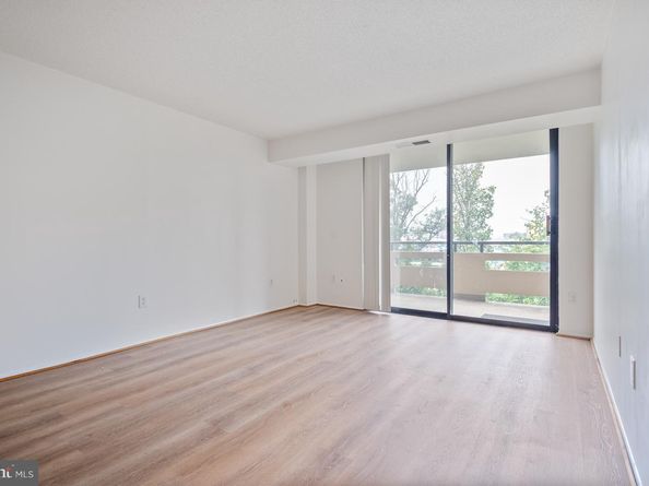 1808 Old Meadow Road 1115, Mclean VA 22102