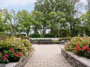 1808 Old Meadow Road 1115, Mclean VA 22102