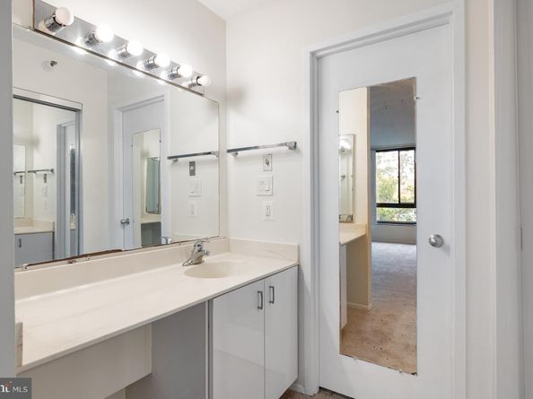 1808 Old Meadow Road 1115, Mclean VA 22102