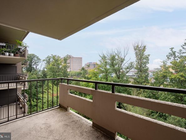 1808 Old Meadow Road 1115, Mclean VA 22102