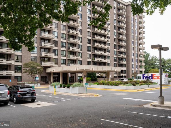 1808 Old Meadow Road 1115, Mclean VA 22102