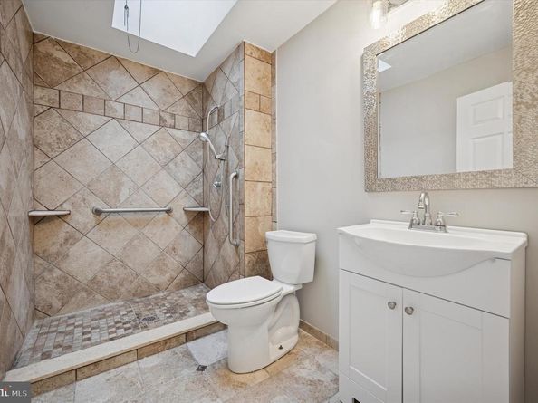 832 Kenmore Road, Philadelphia PA 19151