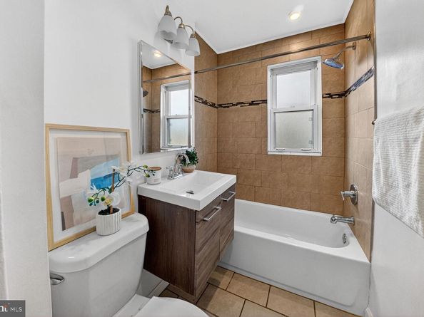 832 Delafield Street NE, Washington DC 20017