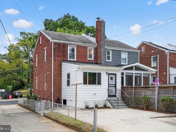 832 Delafield Street NE, Washington DC 20017