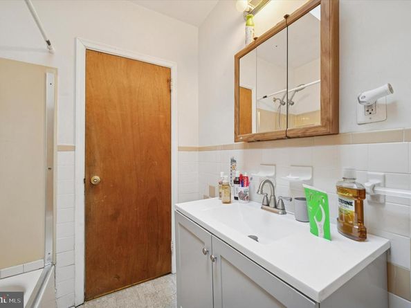 1123 Windrim Avenue, Philadelphia PA 19141