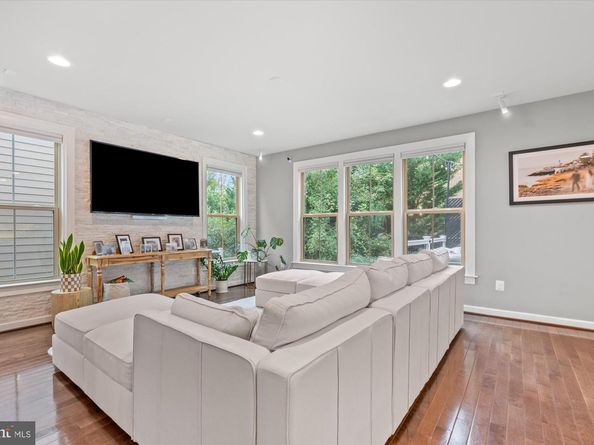 9091 Bear Branch Place, Fairfax VA 22031