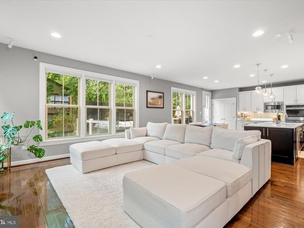 9091 Bear Branch Place, Fairfax VA 22031