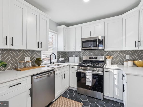 352 Lakeview Avenue, Drexel Hill PA 19026