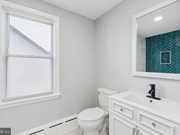 352 Lakeview Avenue, Drexel Hill PA 19026