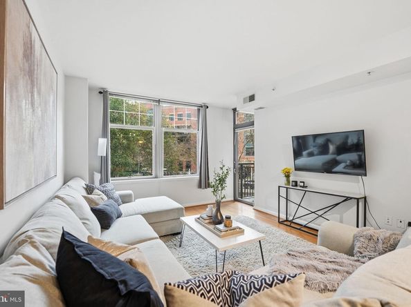 1021 N Garfield Street 233, Arlington VA 22201