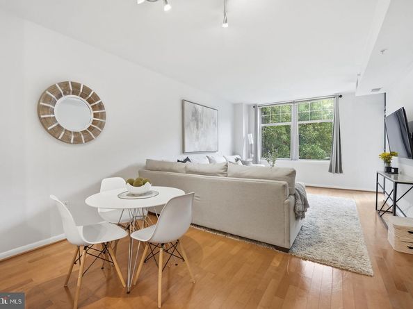 1021 N Garfield Street 233, Arlington VA 22201