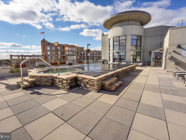 1021 N Garfield Street 233, Arlington VA 22201