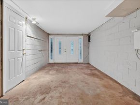 9865 Garvey Drive, Philadelphia PA 19114