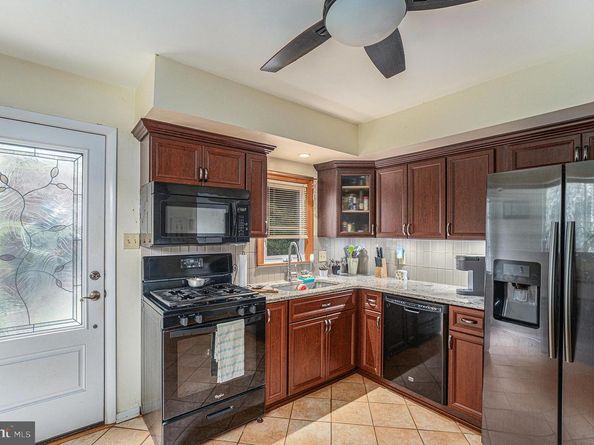 1585 Edgewood Avenue, Abington PA 19001