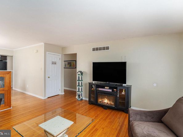 1585 Edgewood Avenue, Abington PA 19001